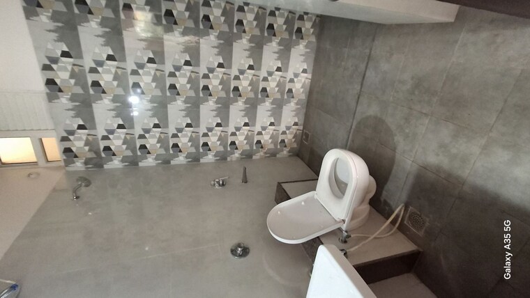 Bathroom, kachana 5 Bedroom 2500 Sq.Ft. Villa In Kachana Raipur 10003380