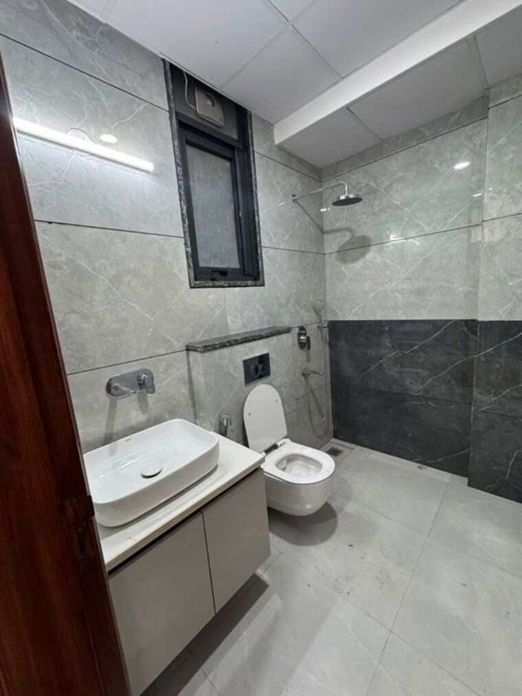 Bathroom, saket 3 Bedroom 2100 Sq.Ft. Apartment In Saket Delhi 10003397