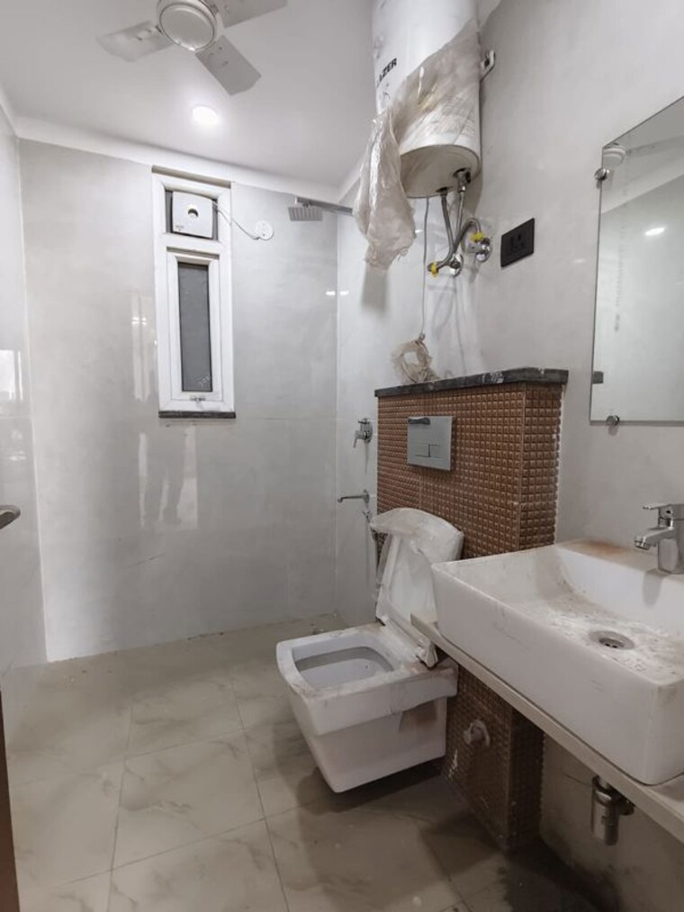 Bathroom, saket 2 Bedroom 1000 Sq.Ft. Apartment In Saket Delhi 10003436