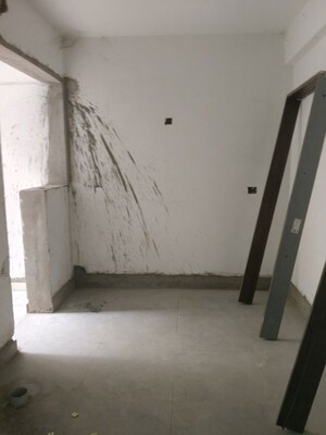 Room in 2.5 BHK Apartment at One OAK Natura, Sushant Golf City – for Sale