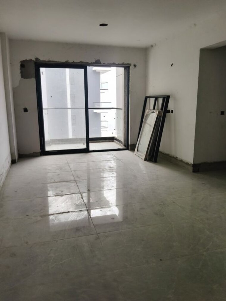 Room, one-oak-natura 2.5 Bedroom 1508 Sq.Ft. Apartment In Sushant Golf City Lucknow 10003470