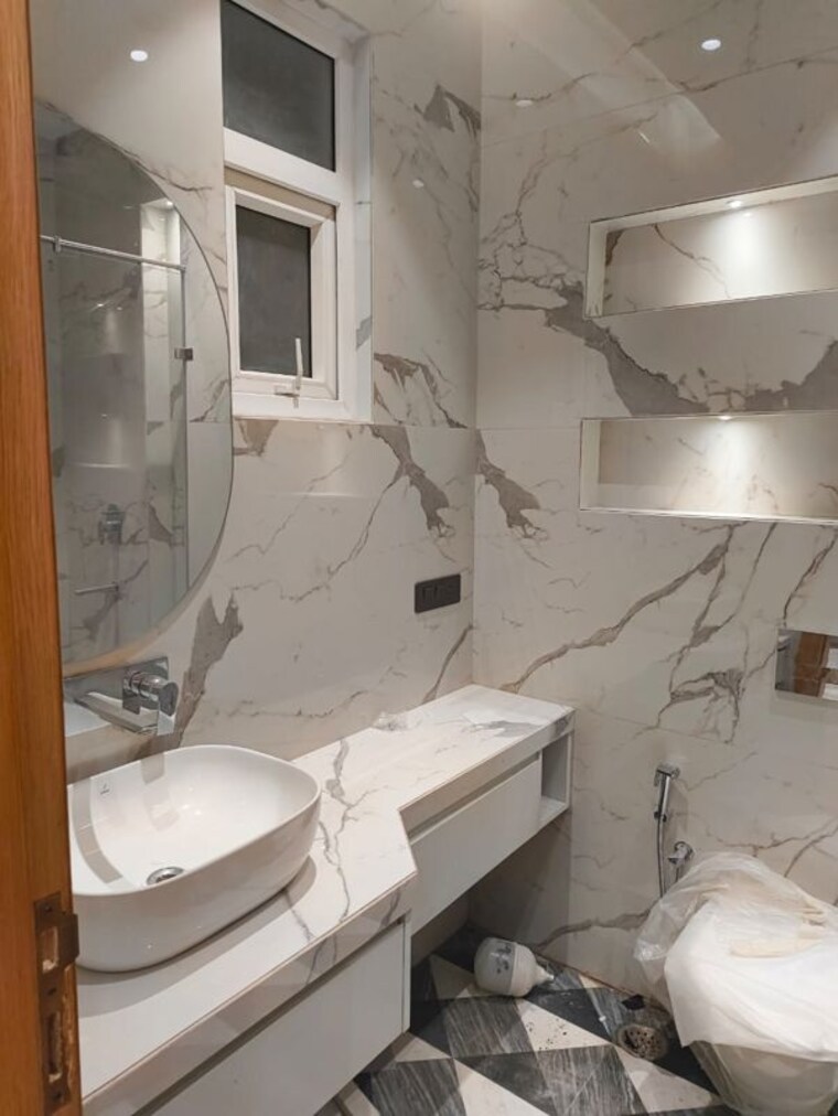 Bathroom, vikas puri 3 Bedroom 200 Sq.Yd. Builder Floor In Vikas Puri Delhi 10003441