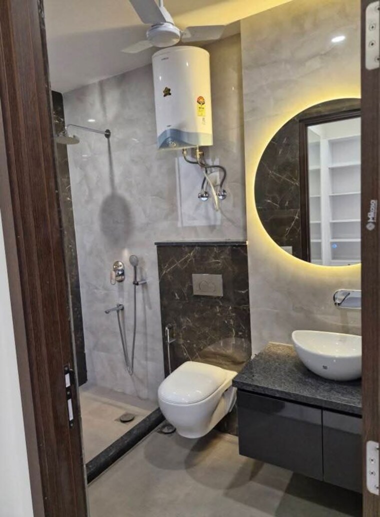 Bathroom, saket 4 Bedroom 2000 Sq.Ft. Apartment In Saket Delhi 10003497