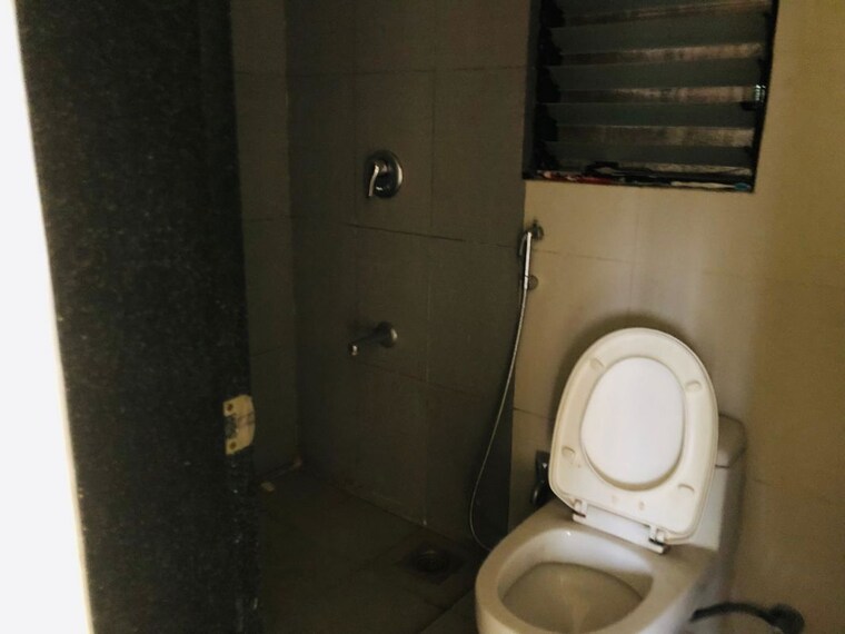 Bathroom, nanded-asawari 3 Bedroom 1060 Sq.Ft. Apartment In Nanded Pune 10003506