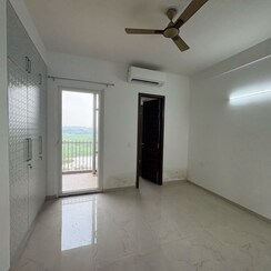 2 BHK + Extra Room Apartment For Rent in Smart World Gems