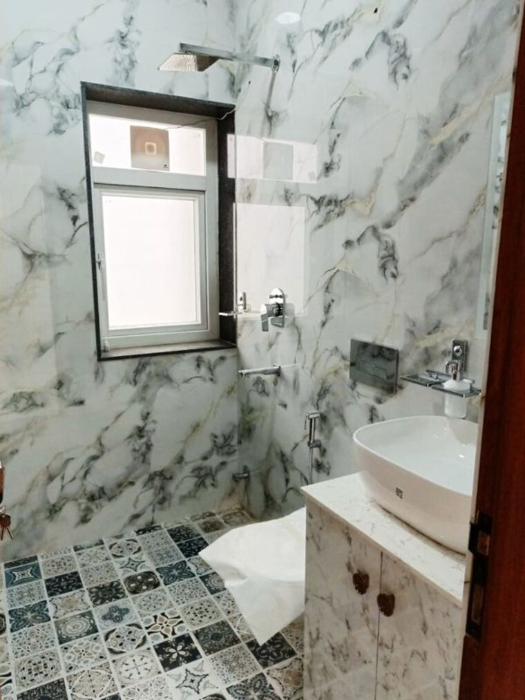 Bathroom, uppal-southend 4 Bedroom 418 Sq.Ft. Builder Floor In Sector 49 Gurgaon 10003528