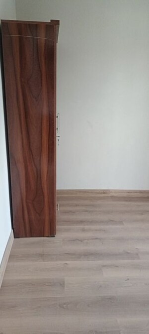 Room in 2 BHK Apartment at Signature Global City 81, Sector 81 – for Rent