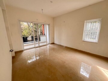 Room in 3 BHK Apartment at Cooke Town – for Rent