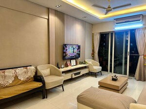 Living Room in 4 BHK Apartment at Sheth Vasant Lawns, Laxmi Nagar – for Sale