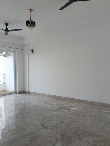 Room in 4 BHK Apartment at SS Linden, Sector 84 – for Sale