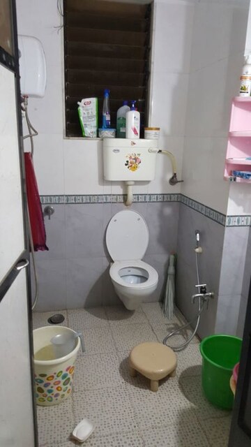 Master Bedroom in 2 BHK Apartment at Atul Blue Empire, Kandivali West – for Rent