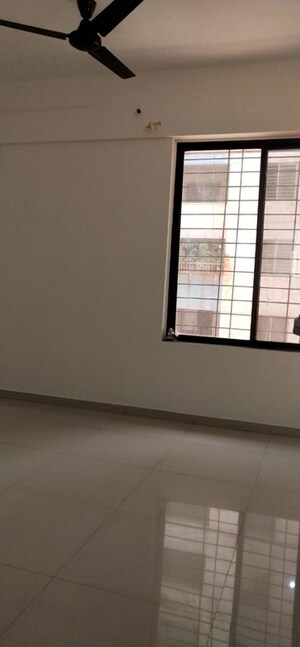 Room in 2.5 BHK Apartment at Oxford Olympia, Wakad – for Rent