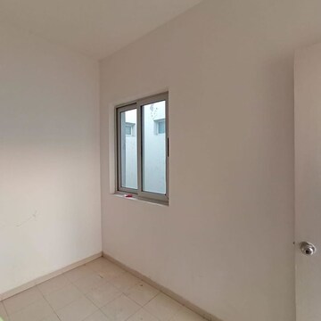 Room in 3.5 BHK Villa at Vatika Signature Villas, Sector 82 – for Rent