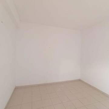 Room in 3.5 BHK Villa at Vatika Signature Villas, Sector 82 – for Rent