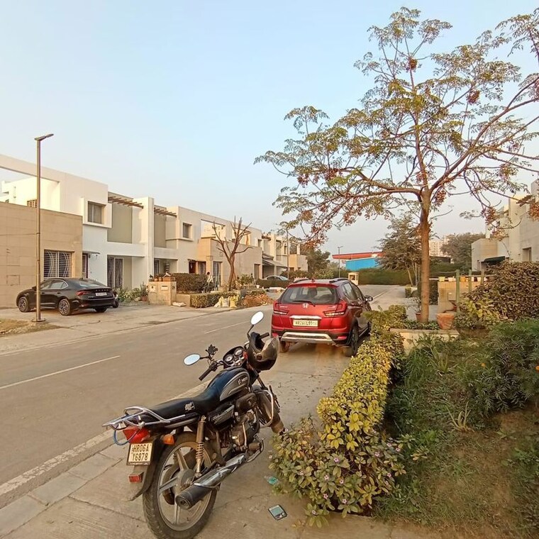  Parking, vatika-signature-villas 3.5 Bedroom 3240 Sq.Ft. Villa In Sector 82 Gurgaon 10003693