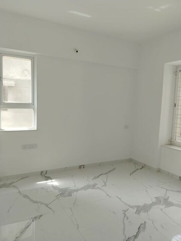 Room in 3 BHK Apartment at Magarpatta Grevillea, Hadapsar – for Sale