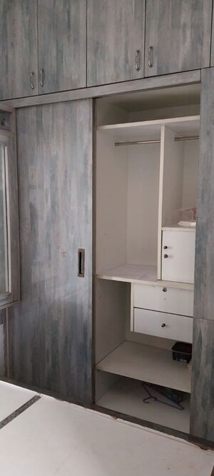 Bathroom in 1.5 BHK Apartment at Sector 10 Greater Noida – for Rent