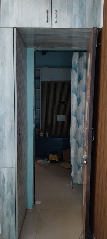 Bathroom in 1.5 BHK Apartment at Sector 10 Greater Noida – for Rent