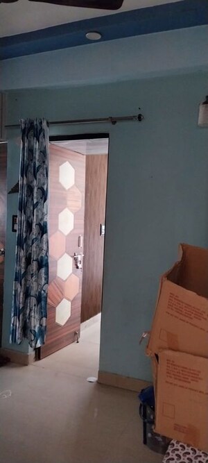 Furnished Amenities in 1.5 BHK Apartment at Sector 10 Greater Noida – for Rent