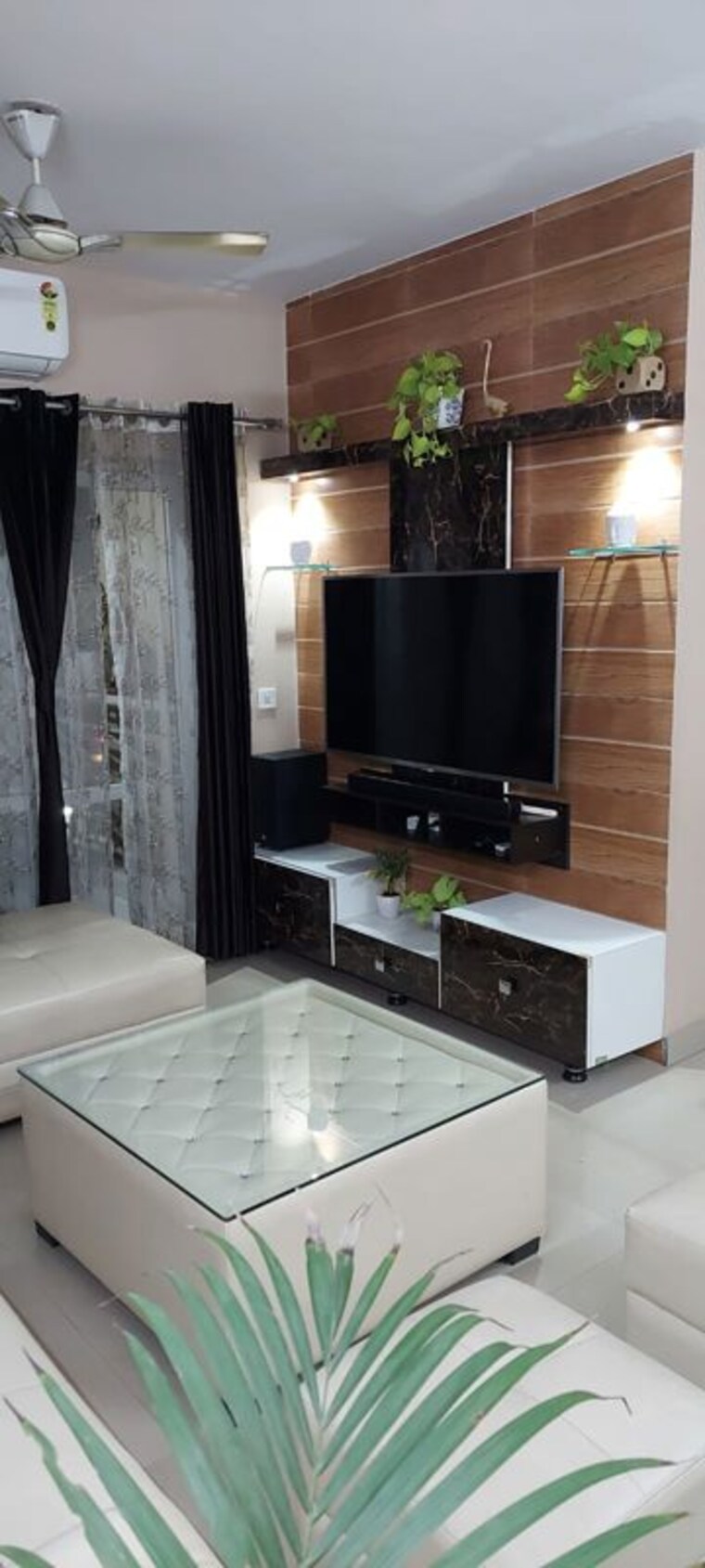 Living Room, bptp-princess-park 3.5 Bedroom 1811 Sq.Ft. Apartment In Sector 86 Faridabad 10003759