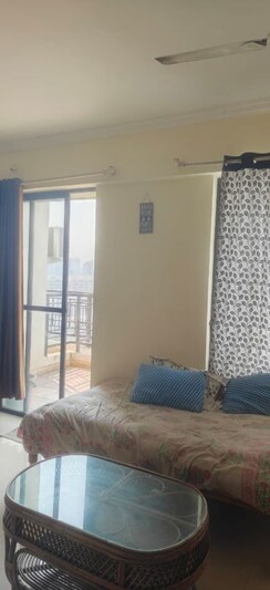 2 BHK Apartment For Rent in Mont Vert Seville Phase I