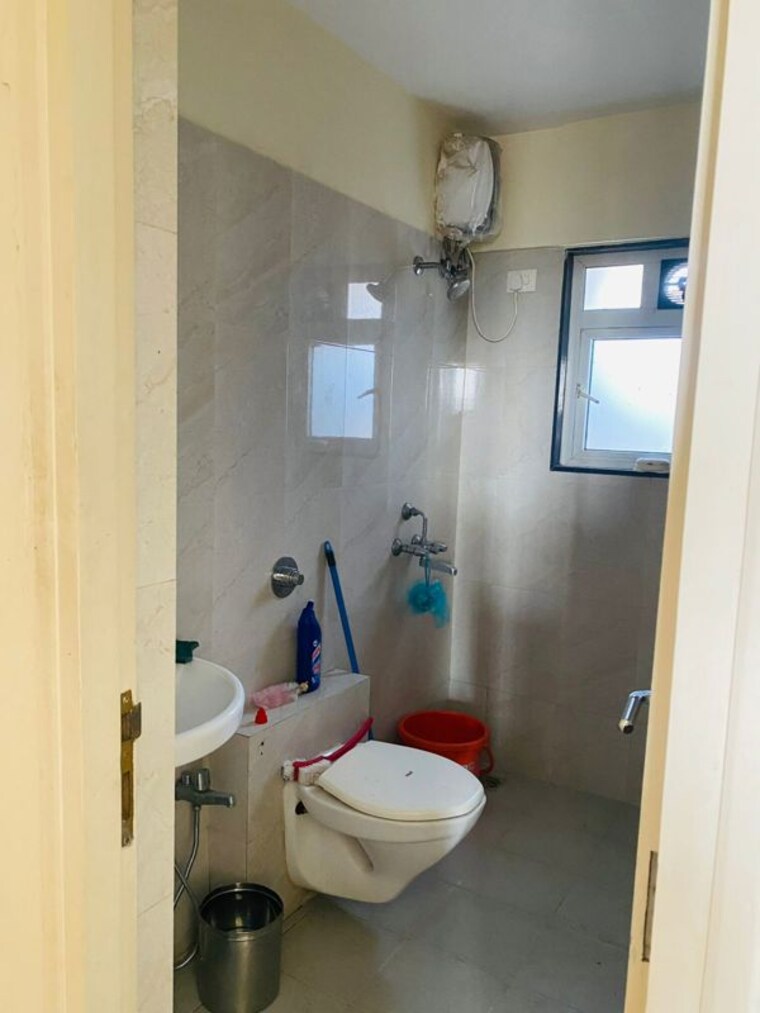 Bathroom, puranik-rumah-bali 3 Bedroom 1050 Sq.Ft. Apartment In Ghodbunder Road Thane 10003838