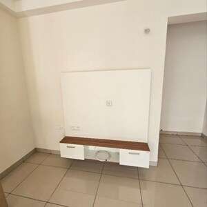 Bathroom in 2.5 BHK Apartment at Prestige Royale Gardens, Avalahalli – for Rent