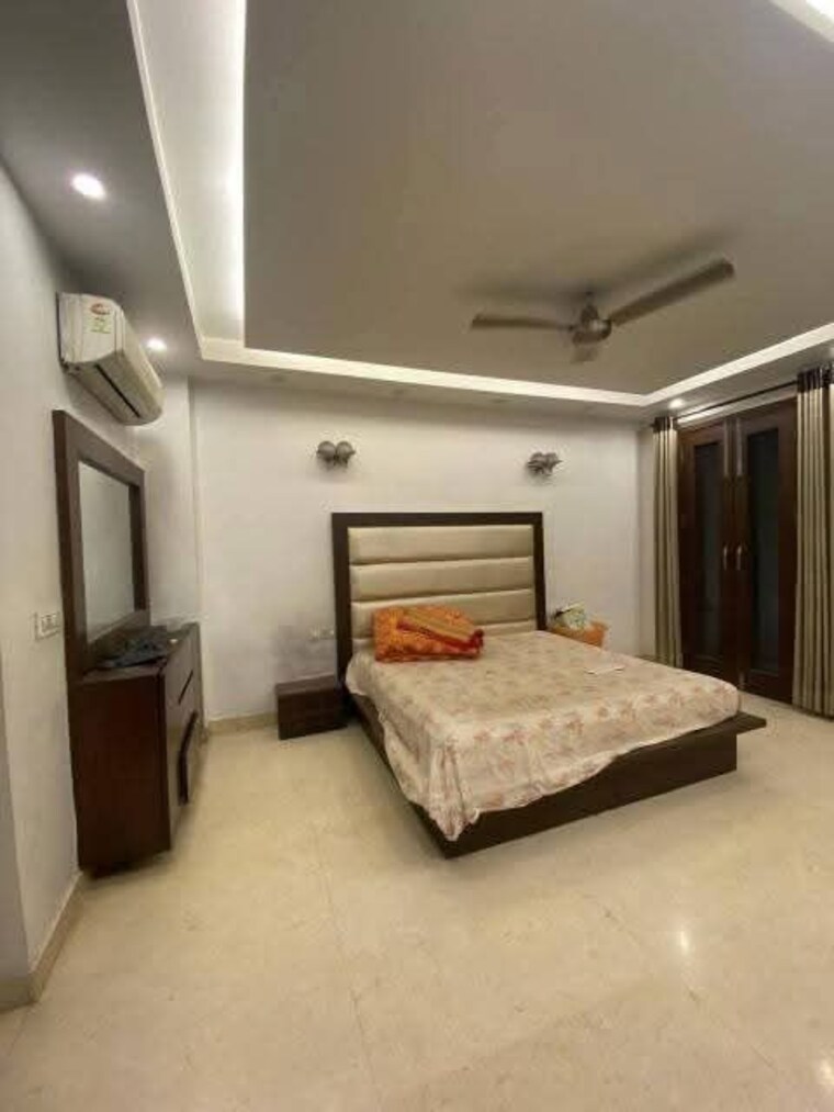 Bedroom, saket 3 Bedroom 1500 Sq.Ft. Builder Floor In Saket Delhi 10003874