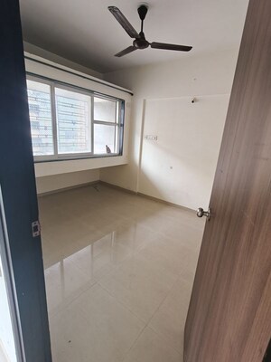 Room in 1 BHK Apartment at Spring Grove Uno Society, Kandivali East – for Rent