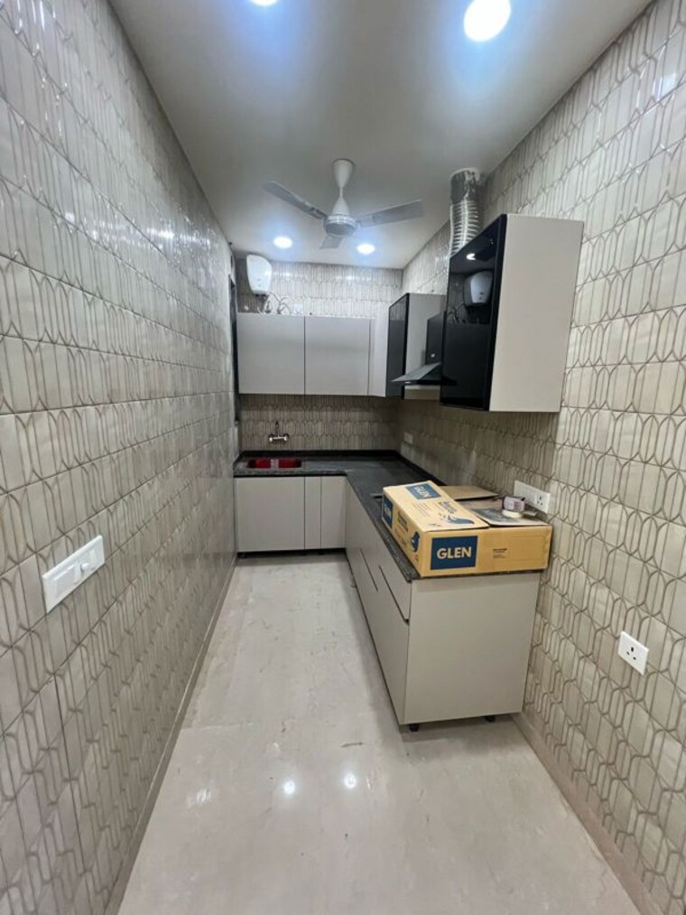Kitchen, lajpat nagar i 2 Bedroom 900 Sq.Ft. Builder Floor In Lajpat Nagar I Delhi 10003883