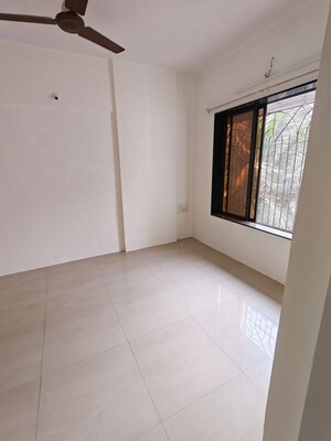 Room in 1 BHK Apartment at Anita Nagar Chs, Kandivali East – for Rent