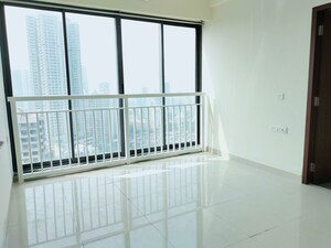 Room in 2 BHK Apartment at Dynamix Divum, Malad East – for Rent