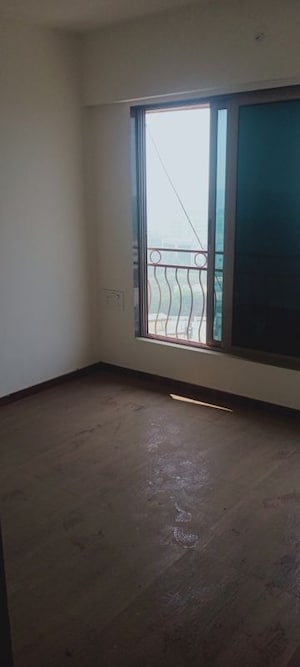 Room in 1 BHK Apartment at Bindra Sateri Legacy, Andheri East – for Rent