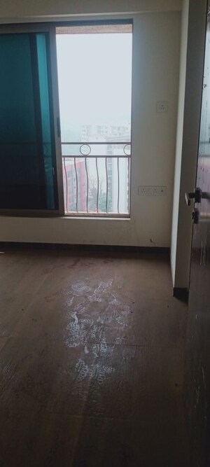 Room in 1 BHK Apartment at Bindra Sateri Legacy, Andheri East – for Rent