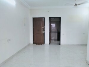 Room in 2 BHK Apartment at Raheja Heights Phase 2, Goregaon East – for Rent