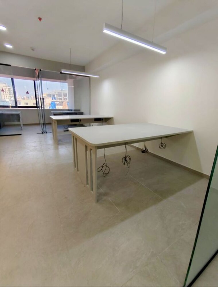 Team Area, malad west Commercial Office Space 484 Sq.Ft. In Malad West Mumbai 10003972