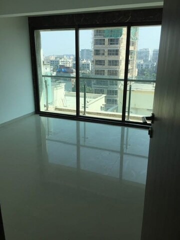 Room in 3 BHK Apartment at Santacruz West – for Rent