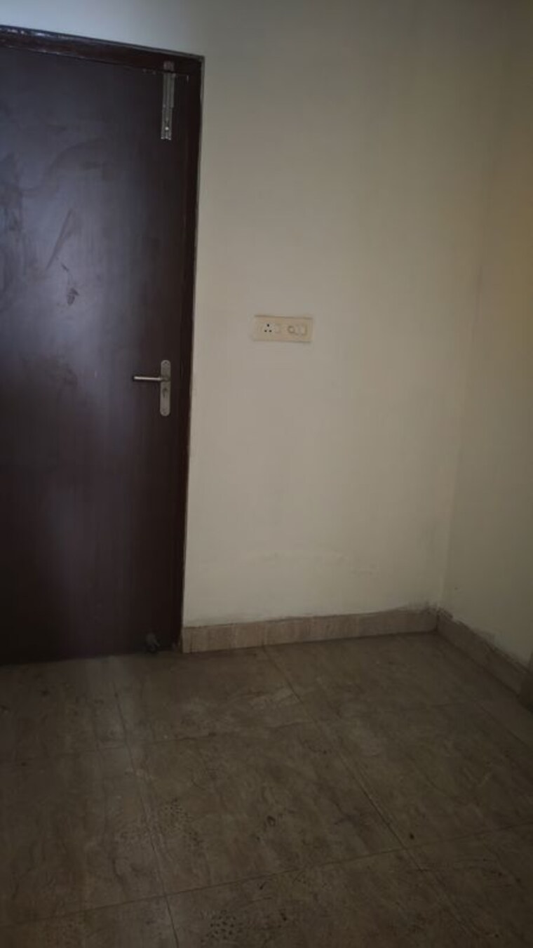 Room, spr-imperial-estate 3 Bedroom 2200 Sq.Ft. Apartment In Sector 82 Faridabad 10004326