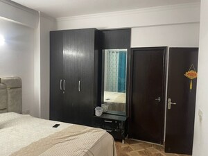 Room in 2 BHK Apartment at Skytech Matrott, Sector 76 – for Rent