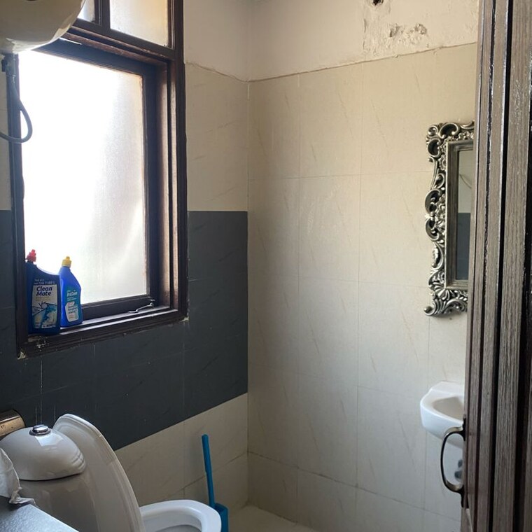 Bathroom, maya-garden-city 2 Bedroom 1307 Sq.Ft. Apartment In Nagla Road Zirakpur 10004391