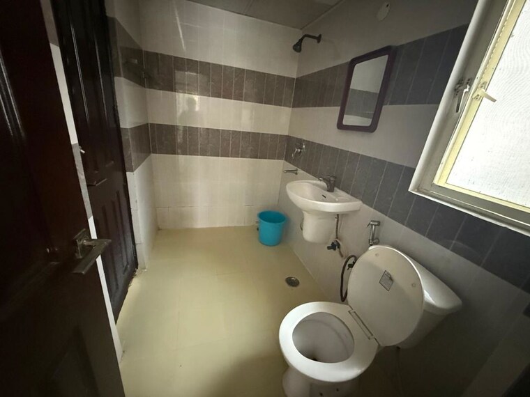 Bathroom, skytech-matrott 2 Bedroom 1150 Sq.Ft. Apartment In Sector 76 Noida 10004394