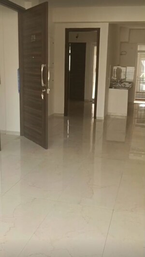 Building Lobby in 3.5 BHK Builder Floor at Smart World Gems, Sector 89 – for Rent