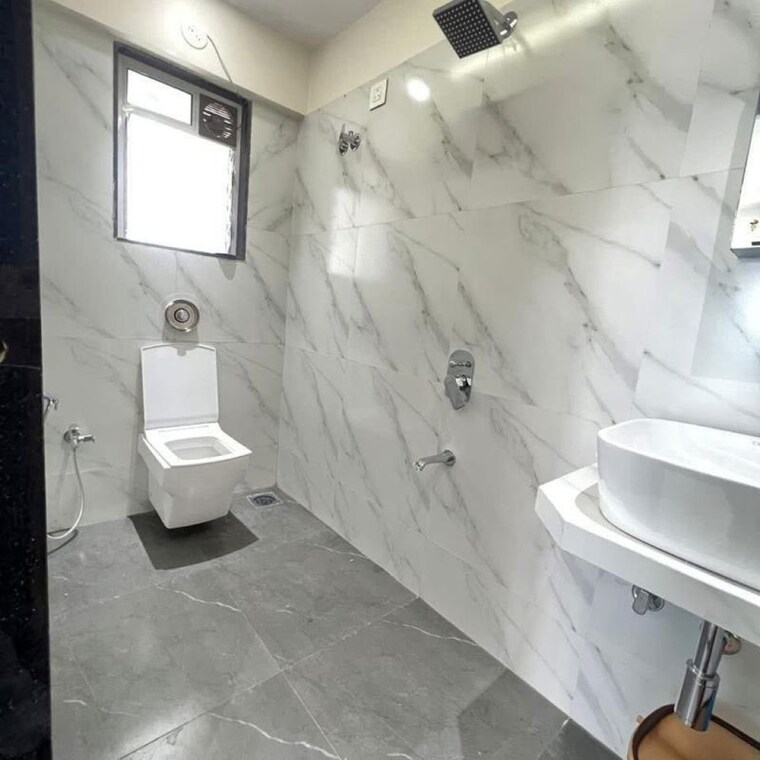 Bathroom, sion 3 Bedroom 1300 Sq.Ft. Apartment In Sion Mumbai 10004423