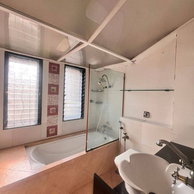 Team Area, sion 3 Bedroom 1300 Sq.Ft. Apartment In Sion Mumbai 10004423