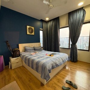 Bedroom in 3 BHK Apartment at Sion – for Rent