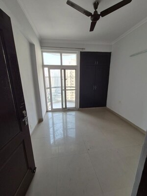 Room in 2 BHK Apartment at Amrapali Heartbeat City, Sector 107 – for Rent
