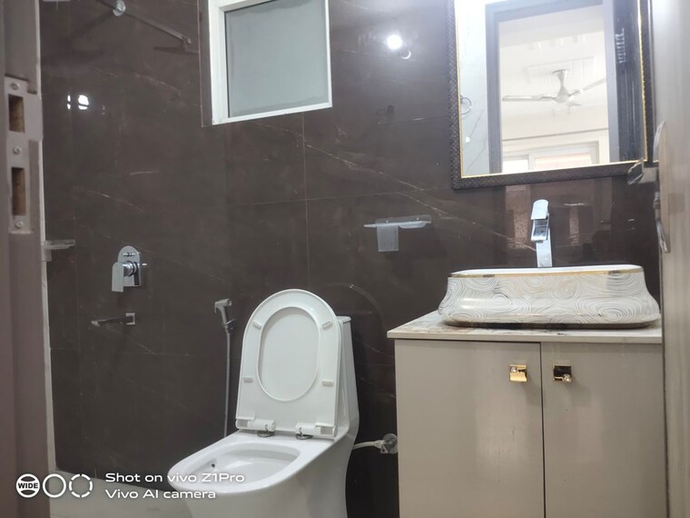 Attached Bathroom, sector 57 3 Bedroom 2200 Sq.Ft. Builder Floor In Sector 57 Gurgaon 10004462