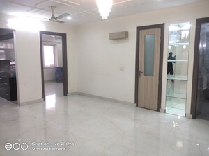 Room in 3 BHK Builder Floor at Sector 57 – for Rent