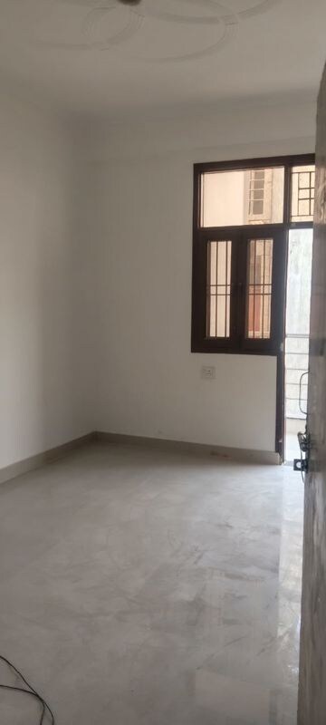Room in 2 BHK Builder Floor at Green Avenue, Sector 89 – for Sale