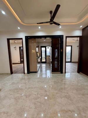 5 BHK Builder Floor For Sale in Sushant Lok ii